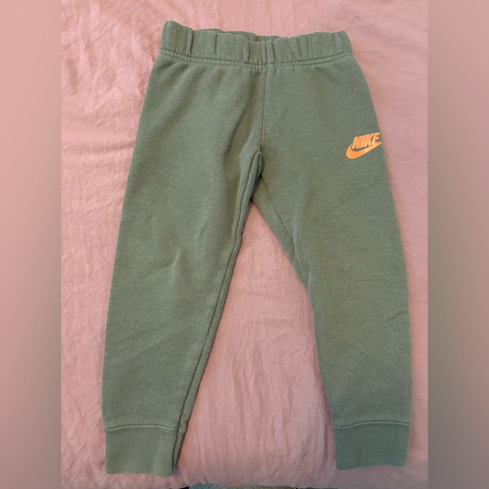 Nike Boys Sweatsuit Size 5 - Picture 3 of 3